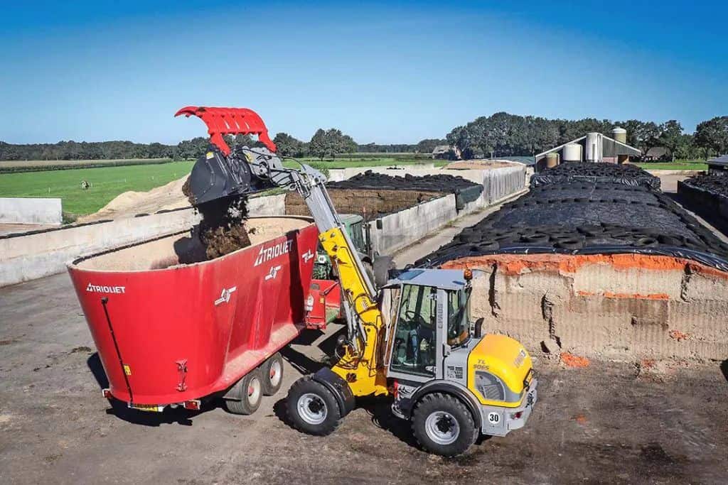 Paus telescooplader van Peeters Machines uit sprundel